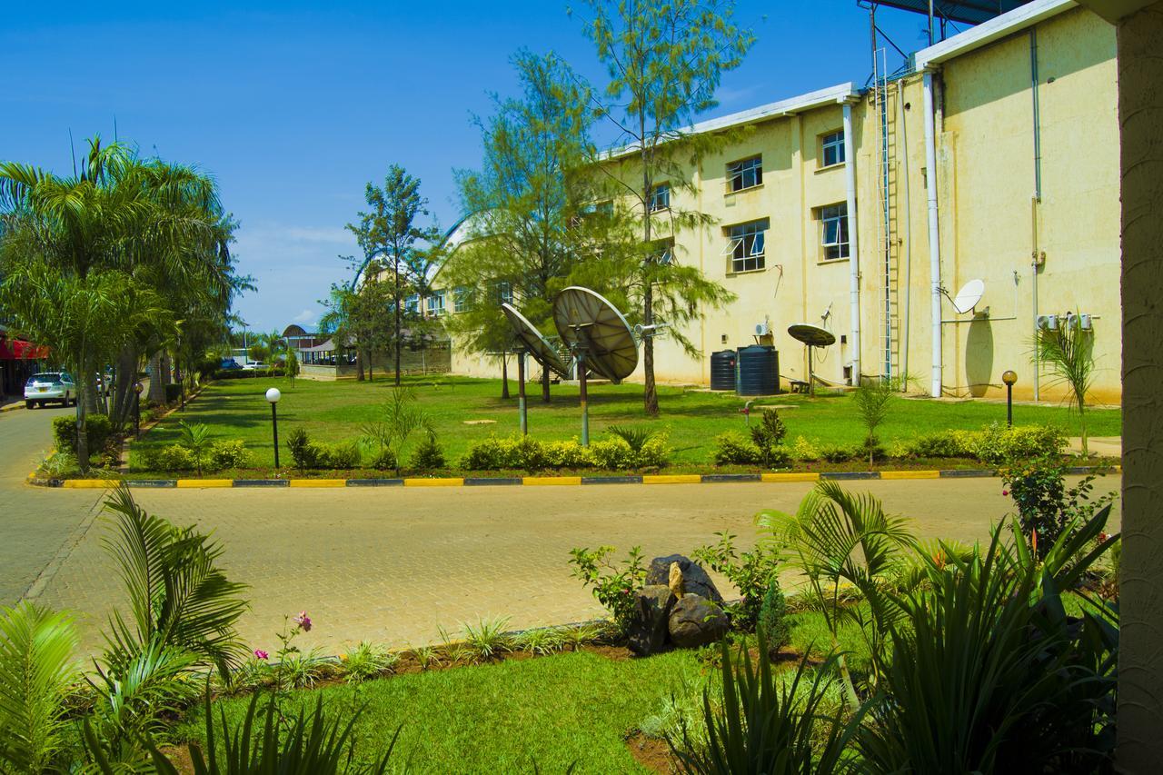 The Vic Hotel Kisumu Bagian luar foto