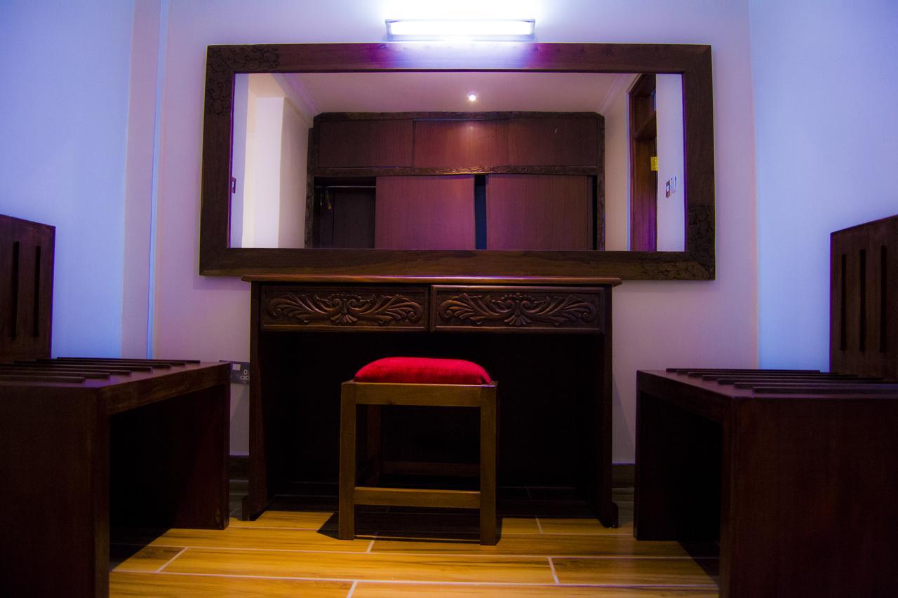 The Vic Hotel Kisumu Bagian luar foto