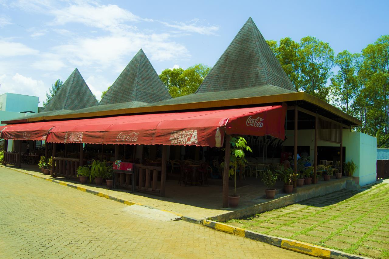 The Vic Hotel Kisumu Bagian luar foto