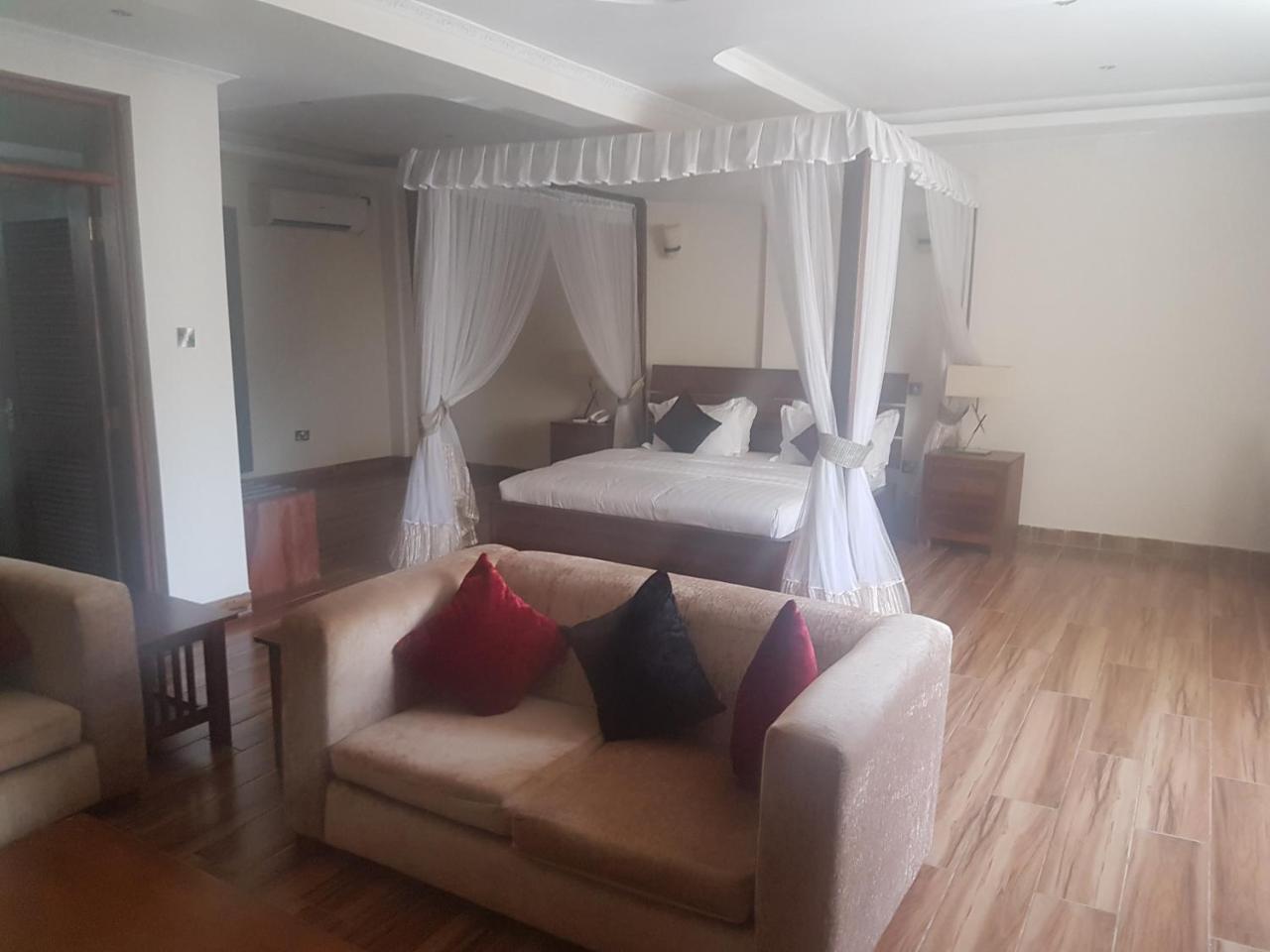 The Vic Hotel Kisumu Bagian luar foto