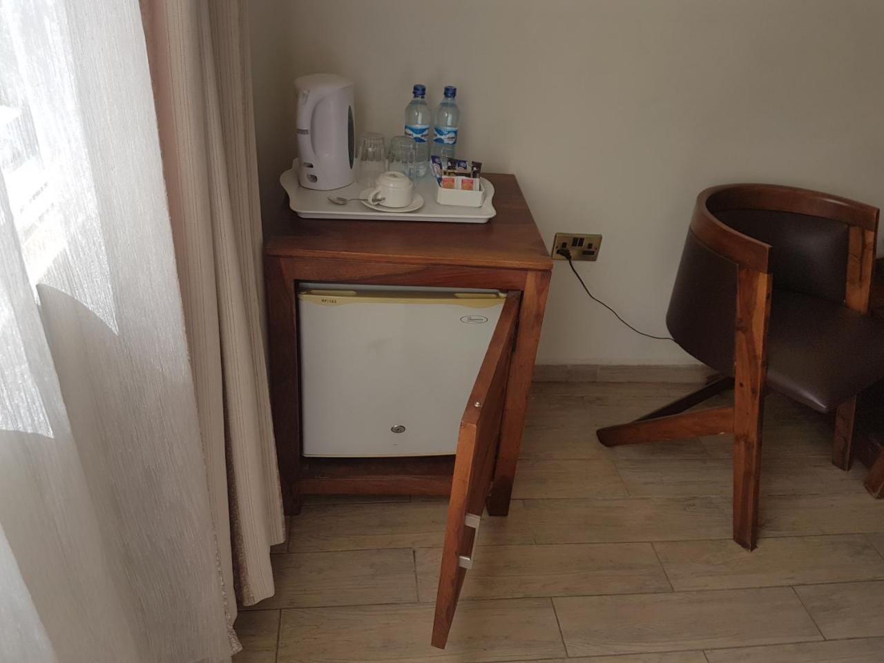The Vic Hotel Kisumu Bagian luar foto