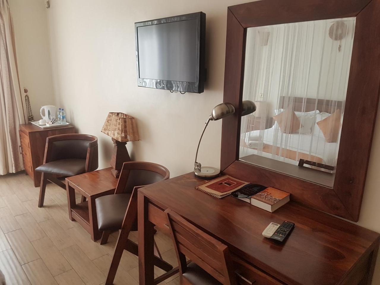 The Vic Hotel Kisumu Bagian luar foto