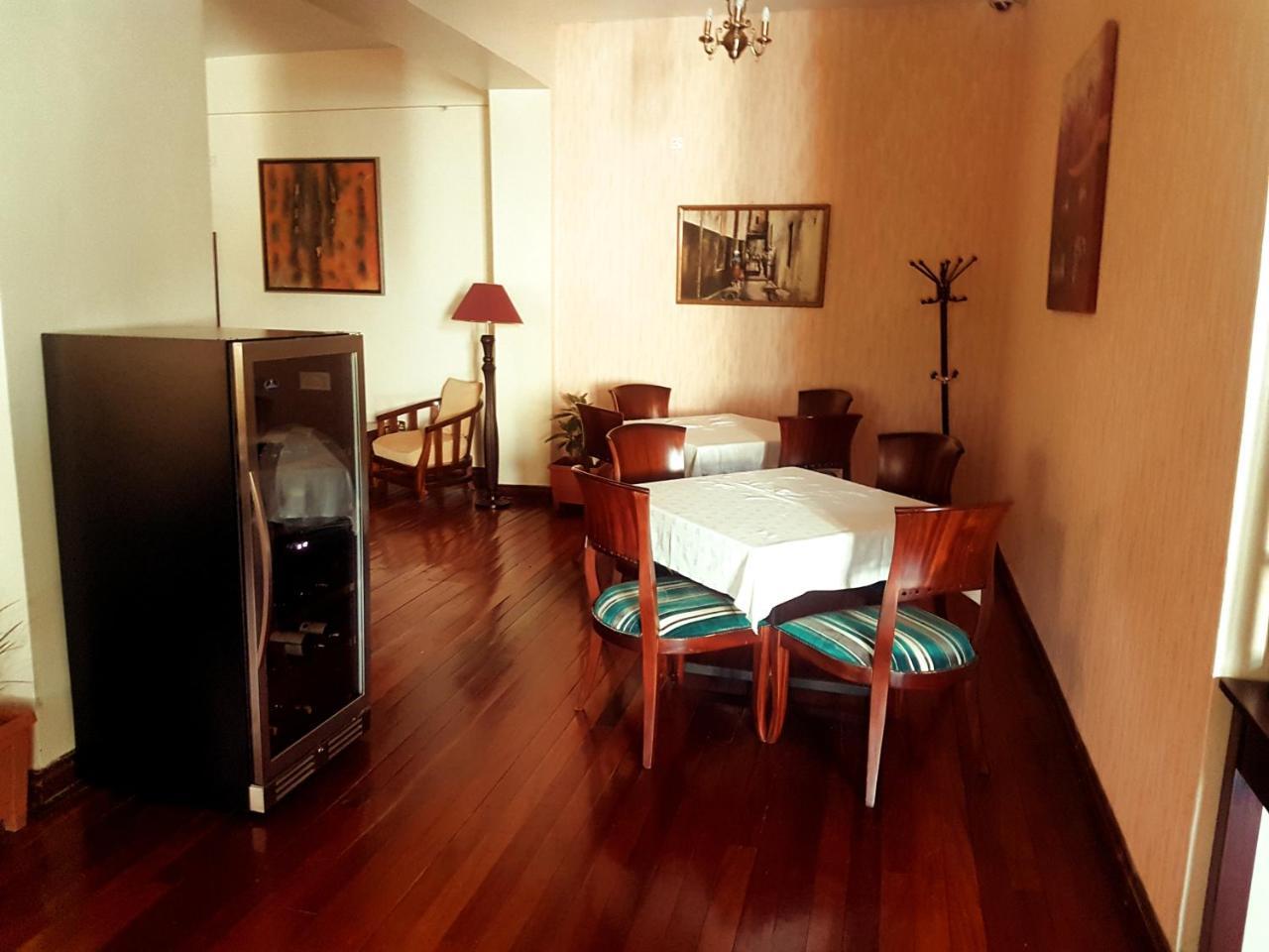 The Vic Hotel Kisumu Bagian luar foto